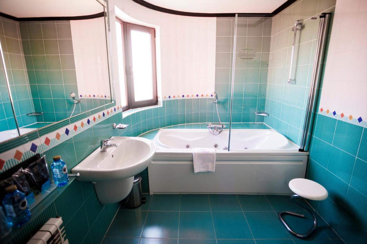 Motel Venus Santiago Luou ภายนอก รูปภาพ